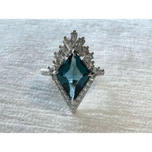 Elsa Ice Queen inspired ring ❄️